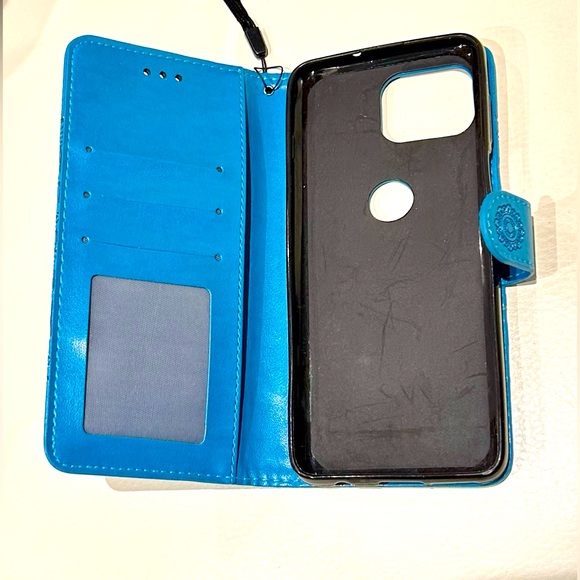 Phone Case/Wallet - Picture 4 of 7